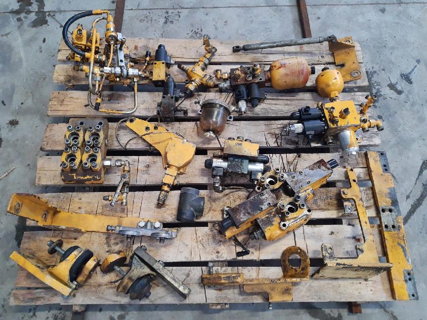 CZĘŚCI Liebherr 900