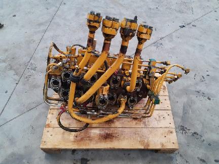 Rozdzielacz Liebherr 900 (2)